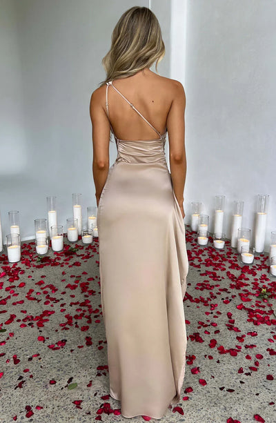 Sara - Elegant Maxi Dress